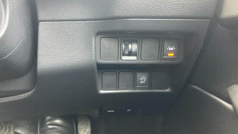 Nissan Qashqai 1.5 dCi N-Connecta 5dr Diesel Hatchback